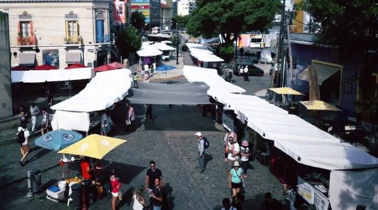 Lee más sobre el artículo La Justicia de la Ciudad frenó el traslado de los puestos de la tradicional feria de Vuelta de Rocha